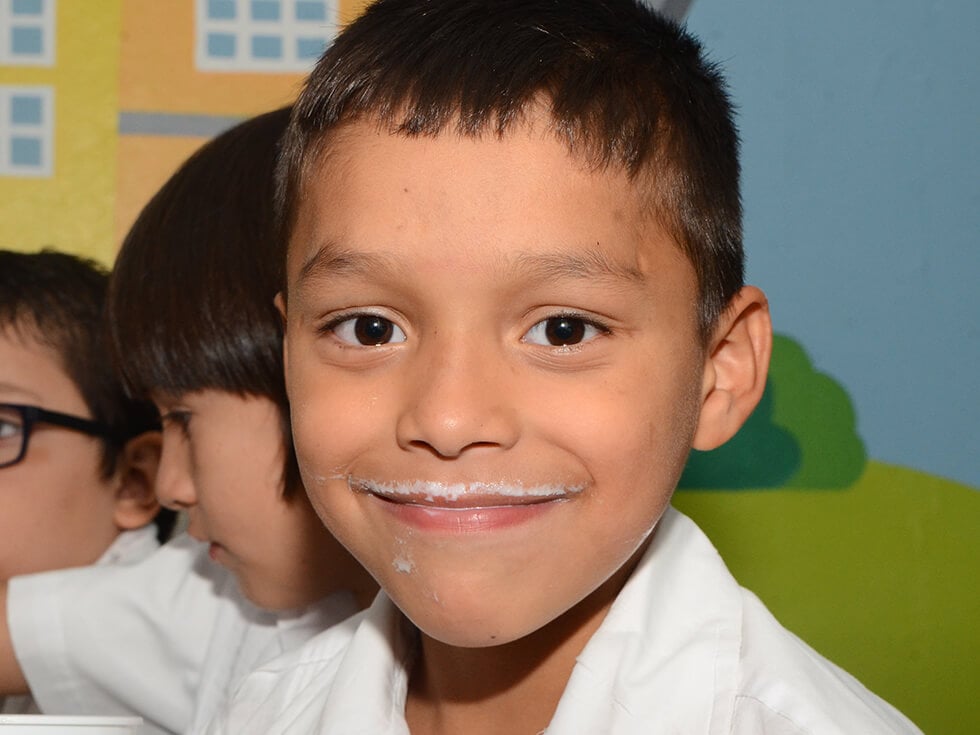 Ceteco celebra Día Mundial de la Leche inaugurando su 4to. comedor escolar